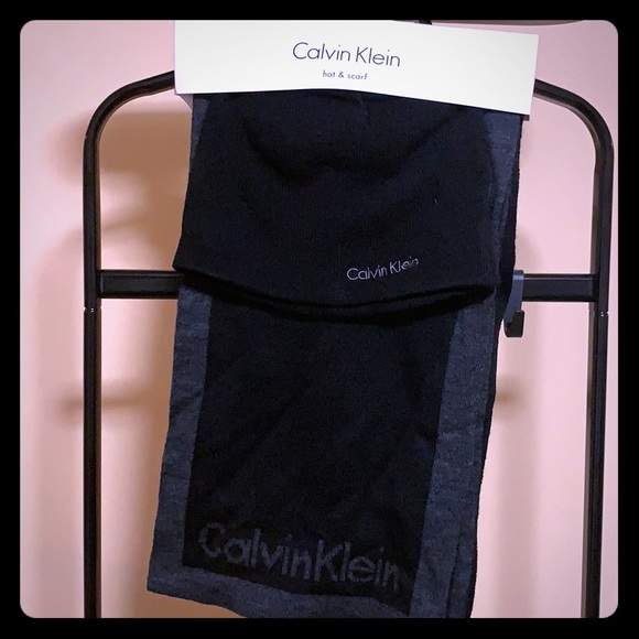 Calvin Klein Hat and Scarf Set. Black and Grey - Picture 1 of 4